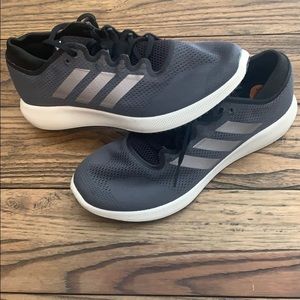 Adidas bounce sneakers size 9.5